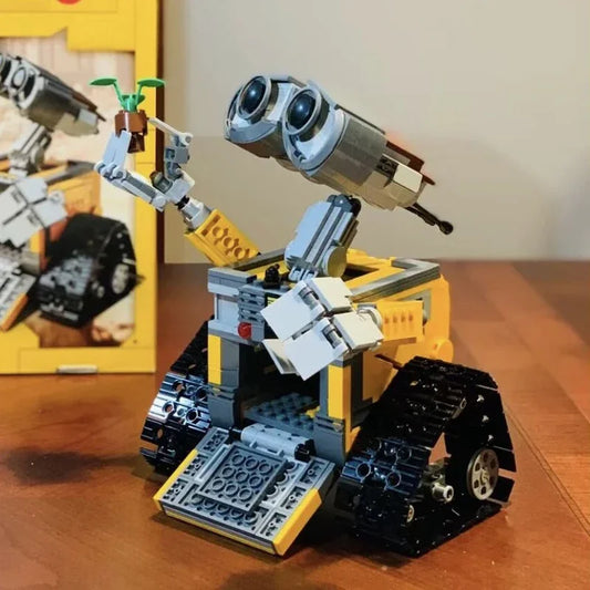 Wall-E Building Block Model — 687-Piece Inspirational Sci-Fi Display Set